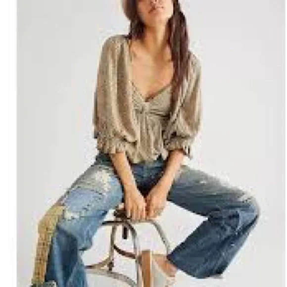 Free People Brittnee Printed Top in the color Tropical Nu. NWT size S. - Picture 4 of 5